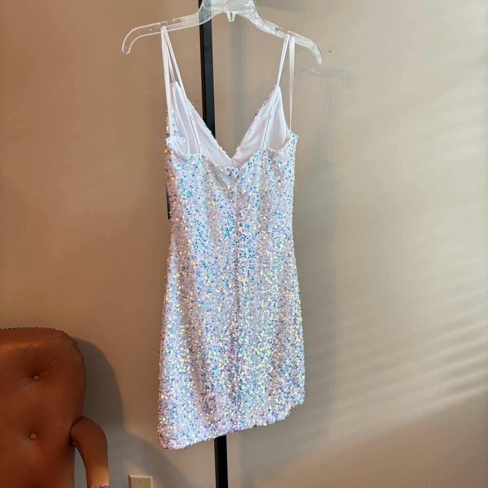 Hoco Kathy Iridescent Sequin Mini
Dress Size S‎ - Picture 7 of 10